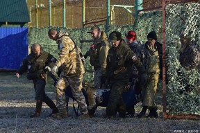 战术储备丰富,临场变化多样的英文