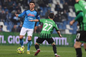 那不勒斯意甲击败萨索洛克瓦拉茨赫利亚远射破门