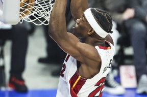 九游官方网站_迈阿密热火NBA战胜凯尔特人巴特勒关键罚球的简单介绍