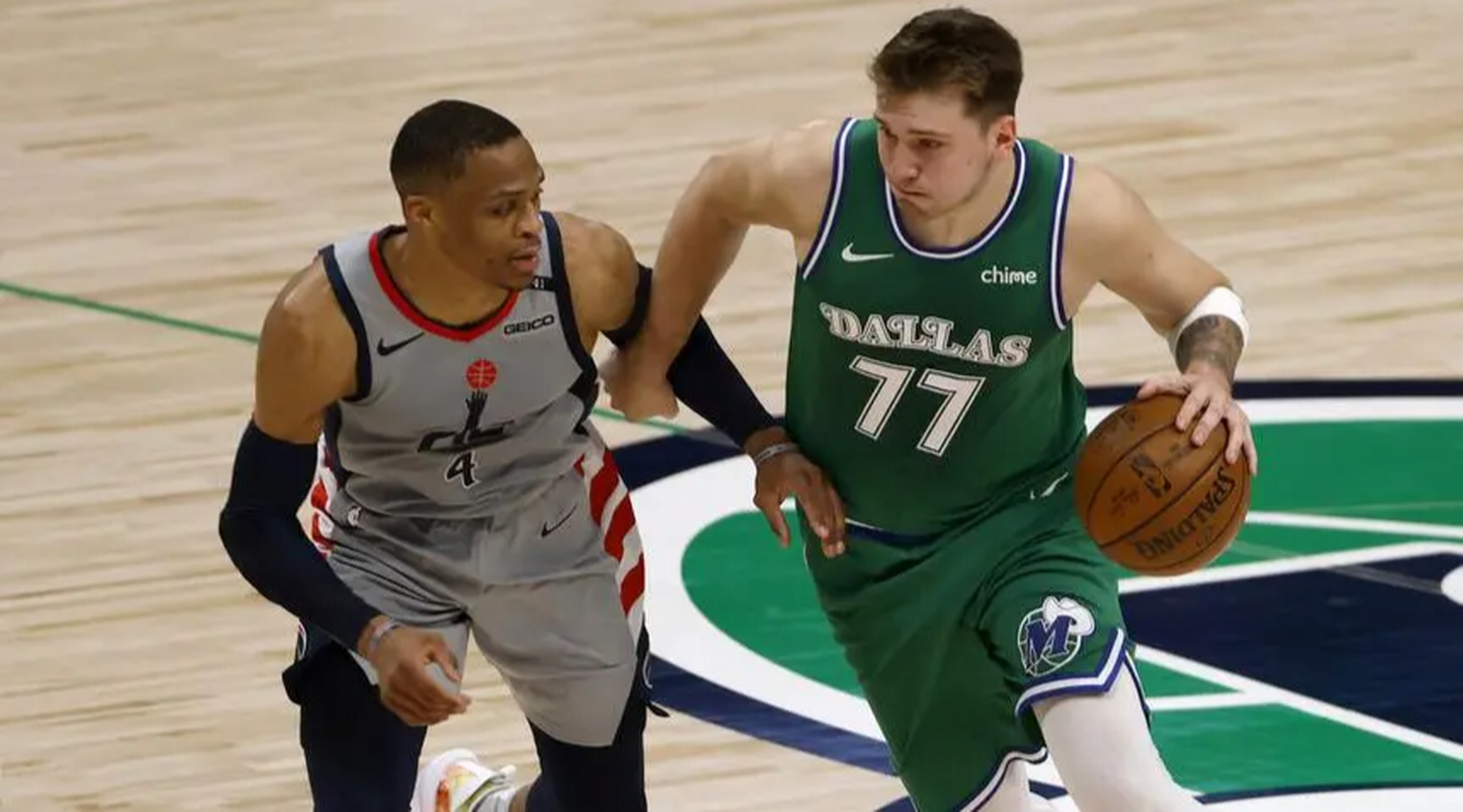 独行侠NBA击败犹他爵士东契奇三双表现(独行侠nba击败犹他爵士东契奇三双表现怎么样)